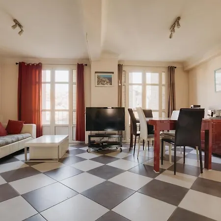 Charming Flat In The Middle Of *
