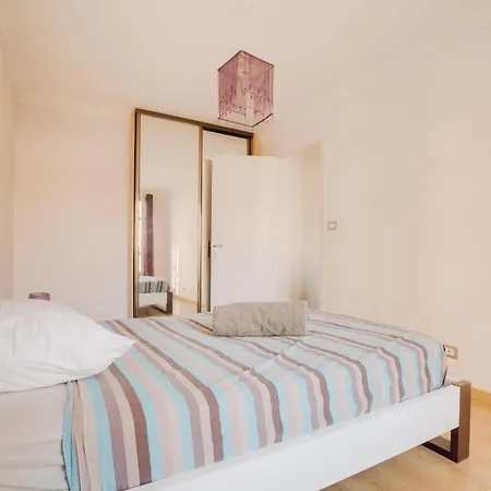 Charming Flat In The Middle Of Apartment